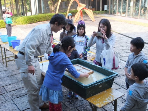 和紙（成子紙工房）づくりワークショップ