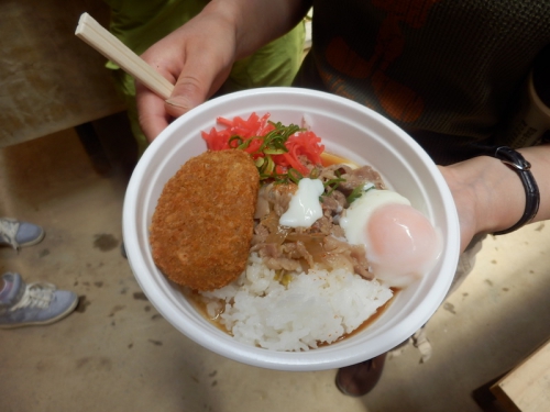 ボリューム満点の牛丼